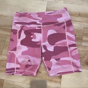 ZYIA Pink Camo Light n Tight Pocket Hustle Shorts 6"